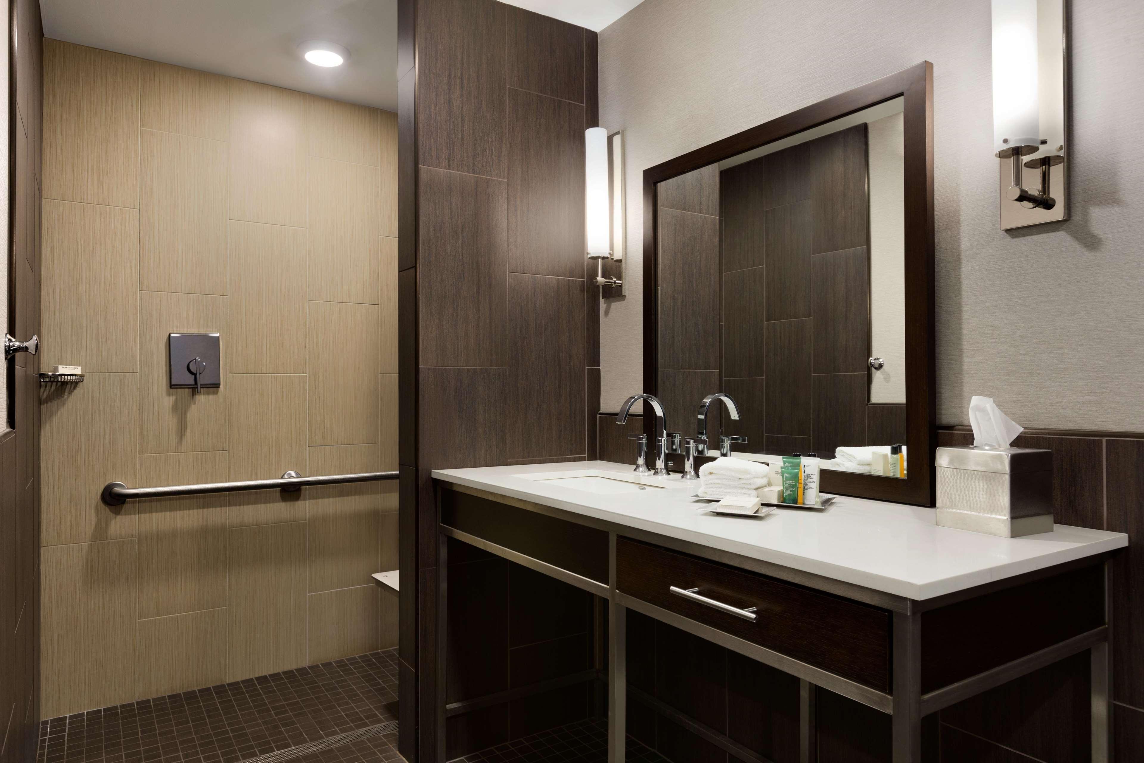 Hilton Philadelphia City Avenue Esterno foto