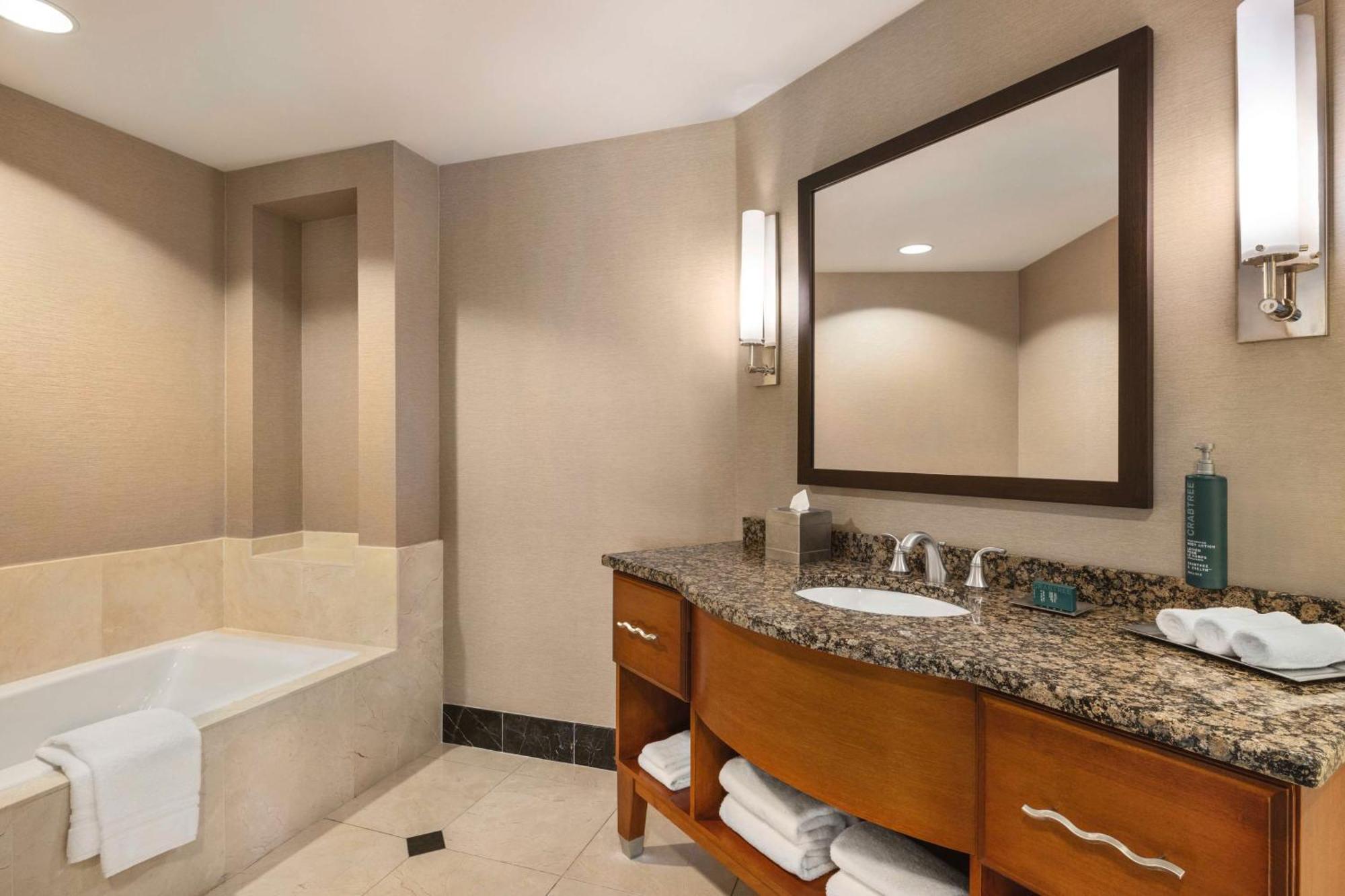 Hilton Philadelphia City Avenue Esterno foto